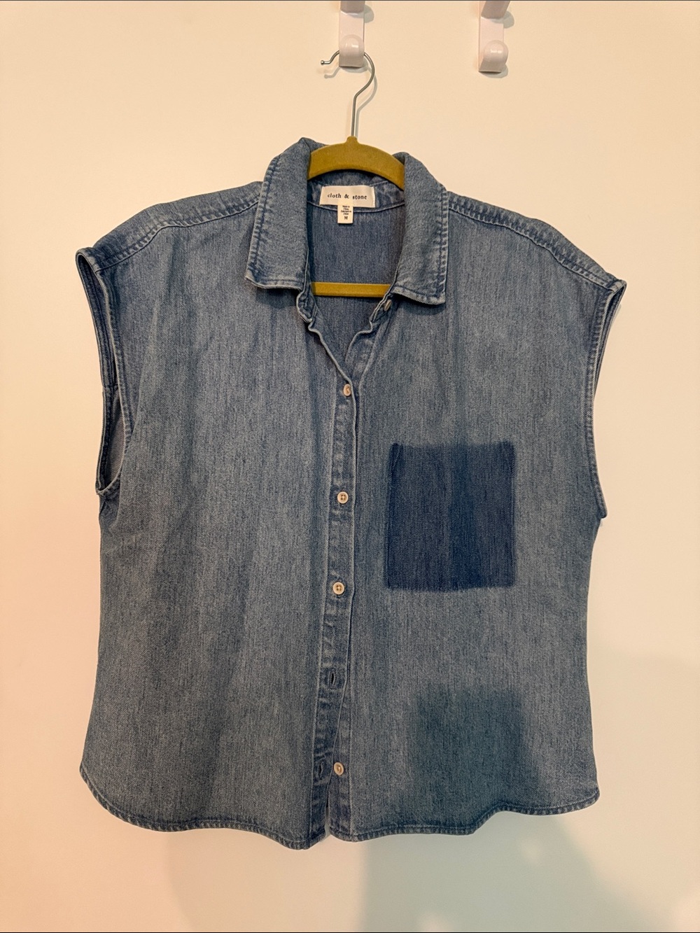 cloth & stone Sleeveless Denim Button-Front Top in Blue